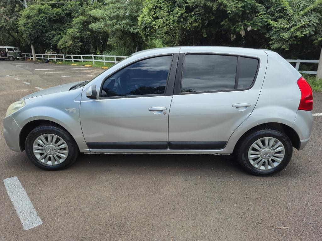 RENAULT Sandero - Foto