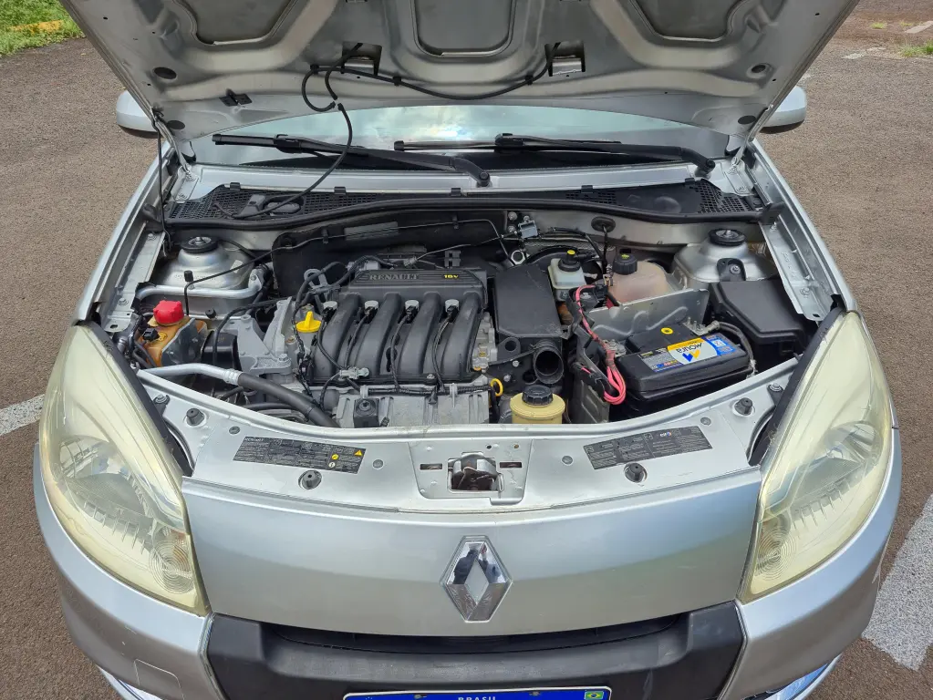 RENAULT Sandero - Foto