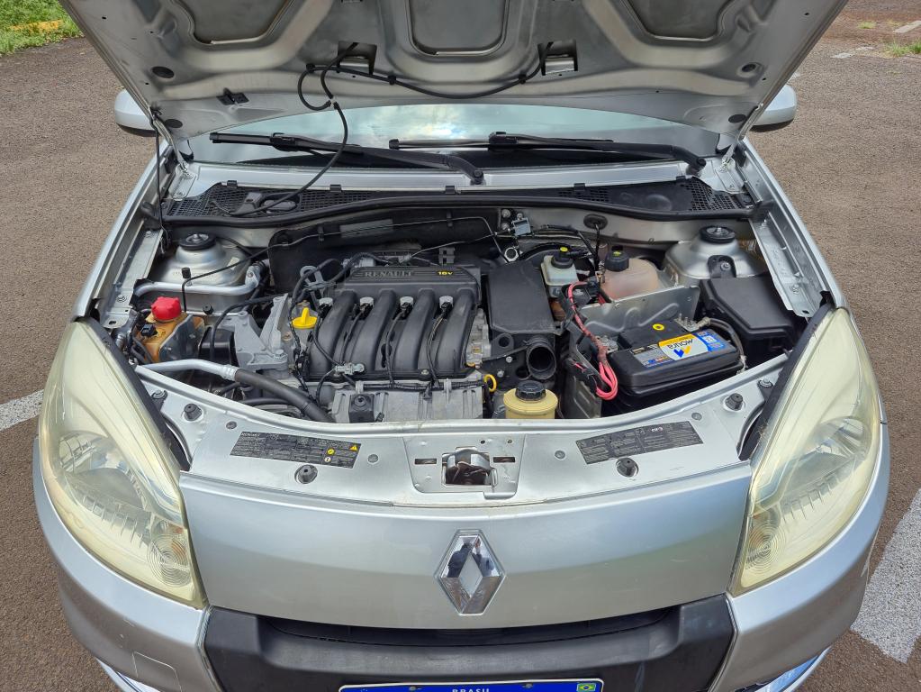 RENAULT Sandero - Foto