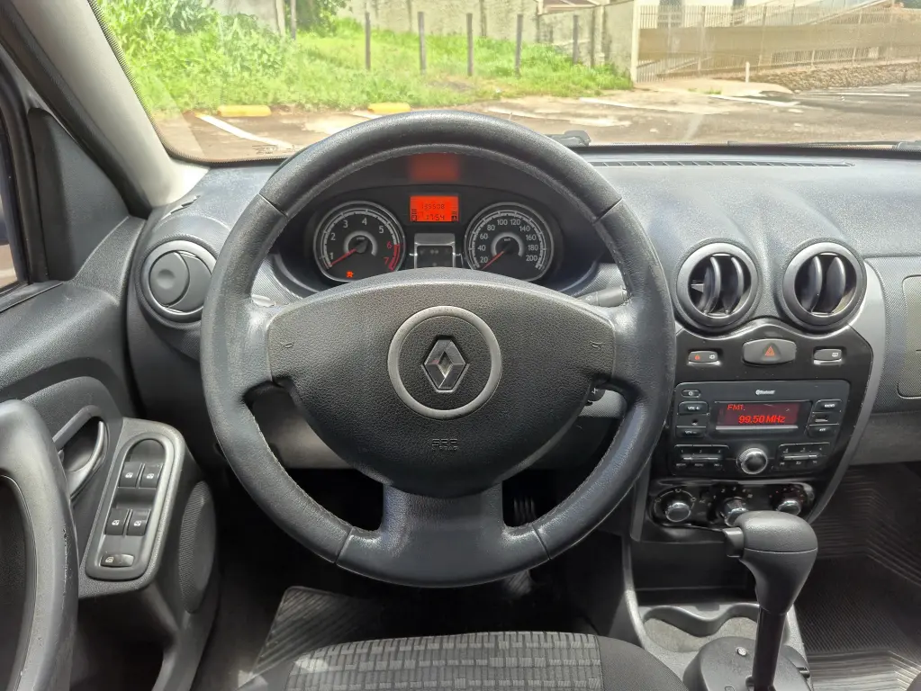 RENAULT Sandero - Foto