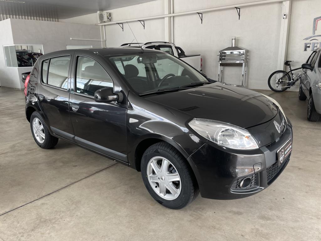RENAULT Sandero - Foto