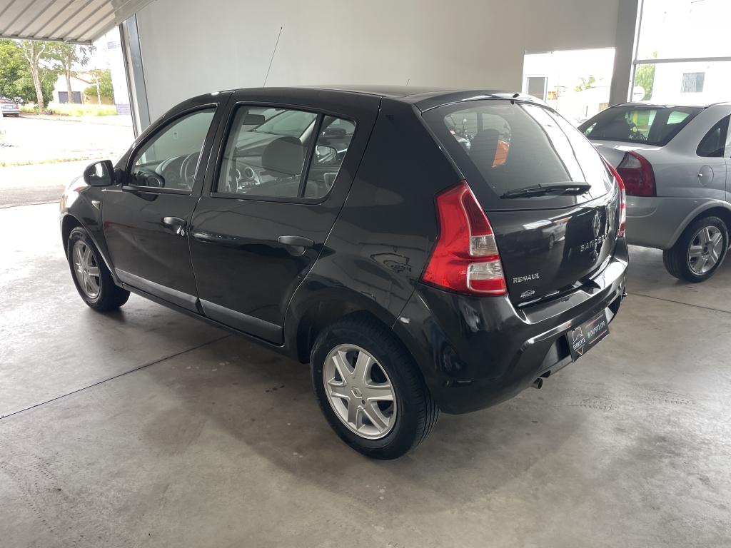 RENAULT Sandero - Foto