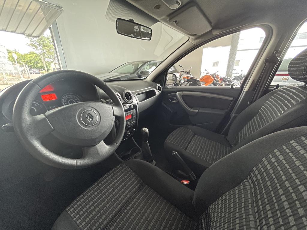 RENAULT Sandero - Foto