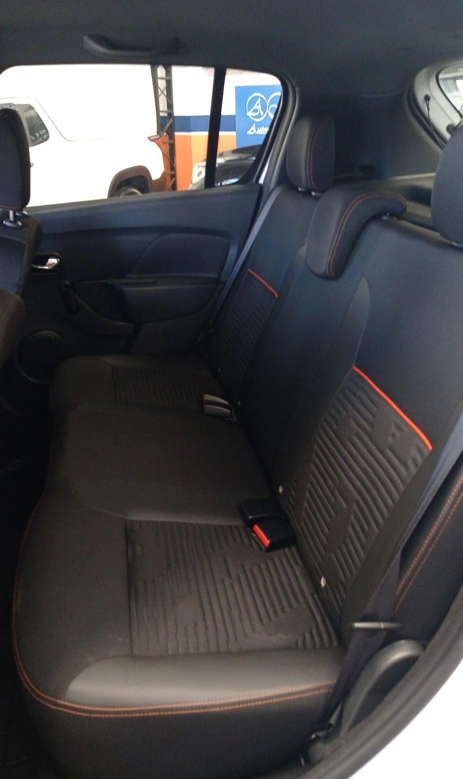 RENAULT Sandero - Foto