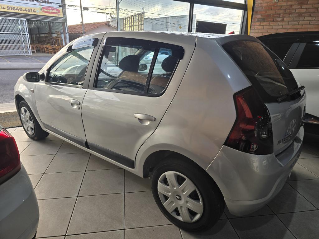 RENAULT Sandero - Foto