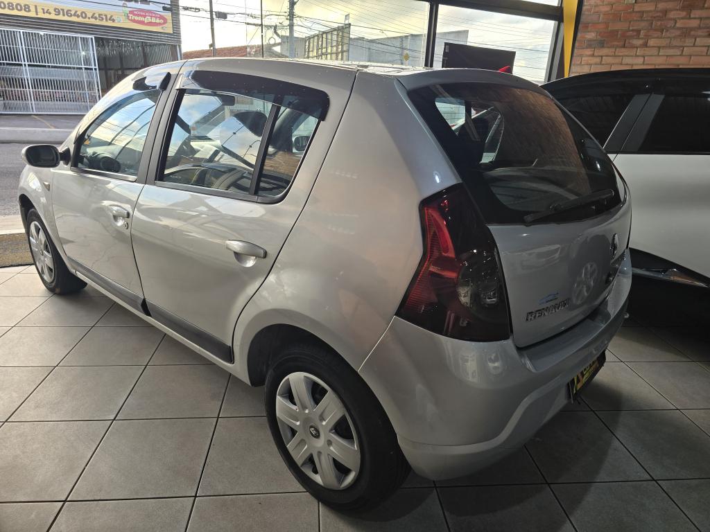 RENAULT Sandero - Foto