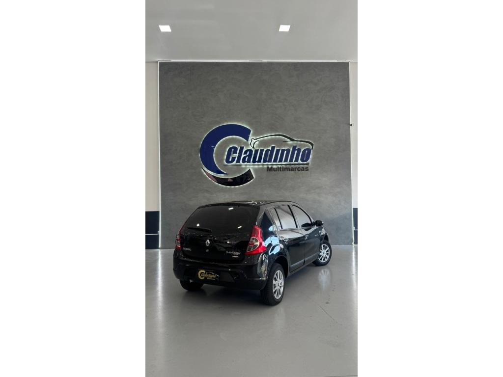 RENAULT Sandero - Foto