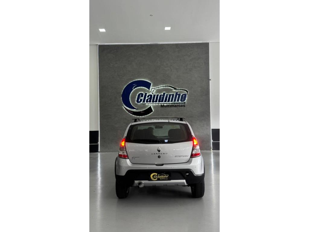 RENAULT Sandero - Foto