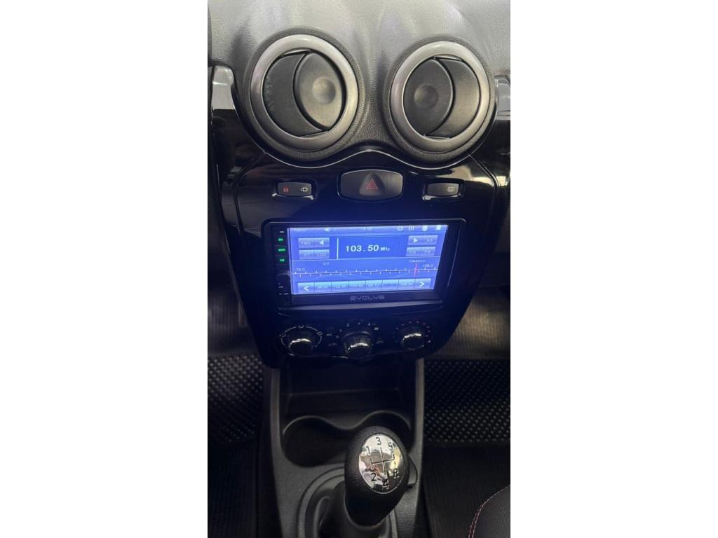RENAULT Sandero - Foto