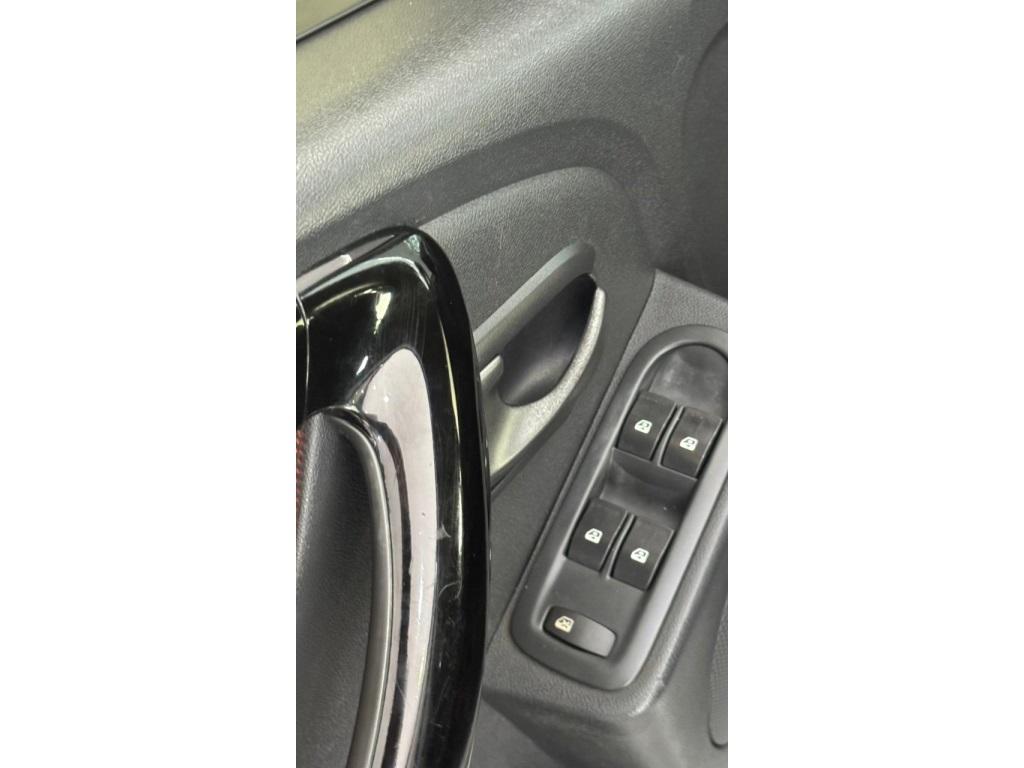 RENAULT Sandero - Foto