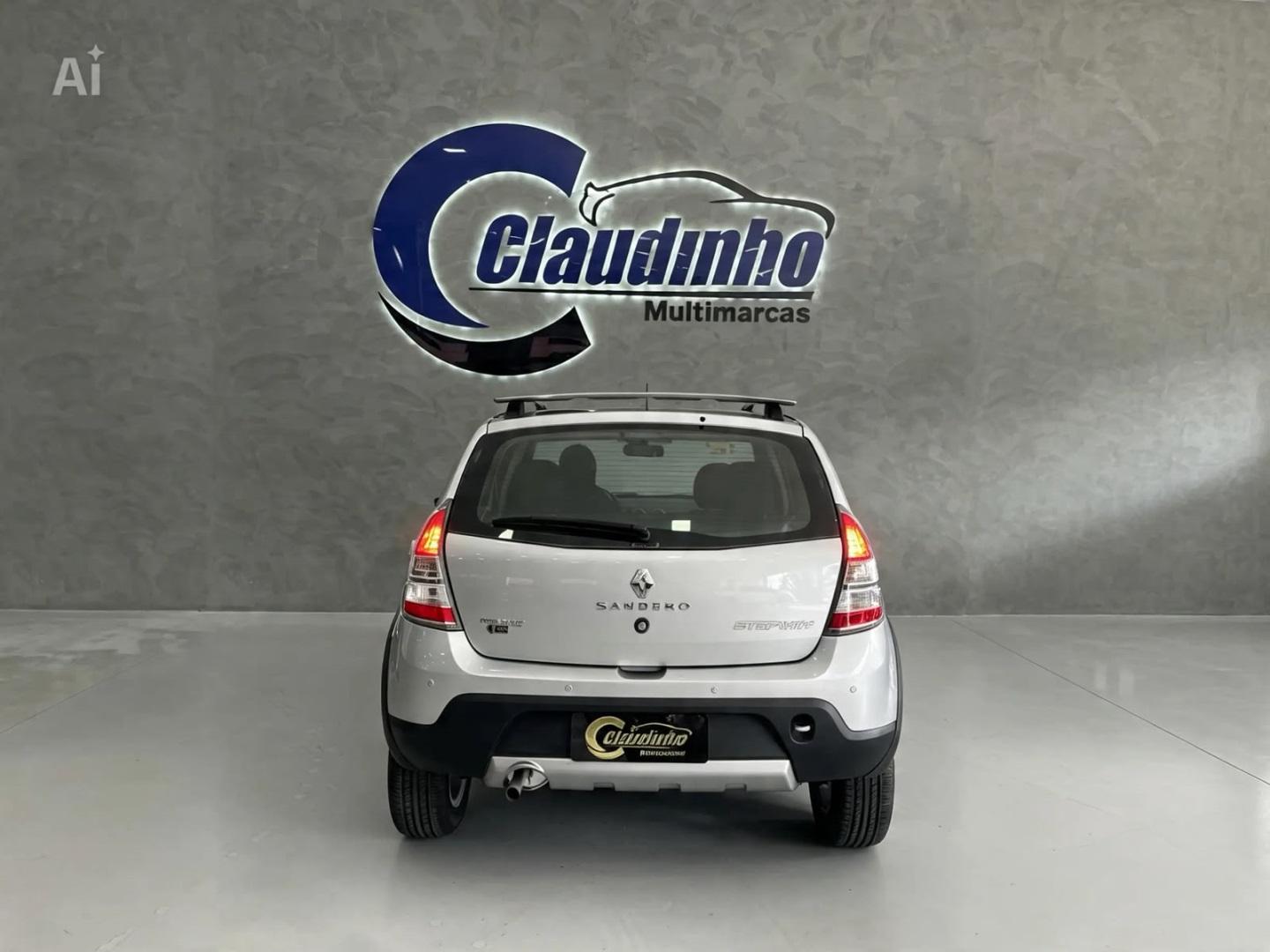 RENAULT Sandero - Foto