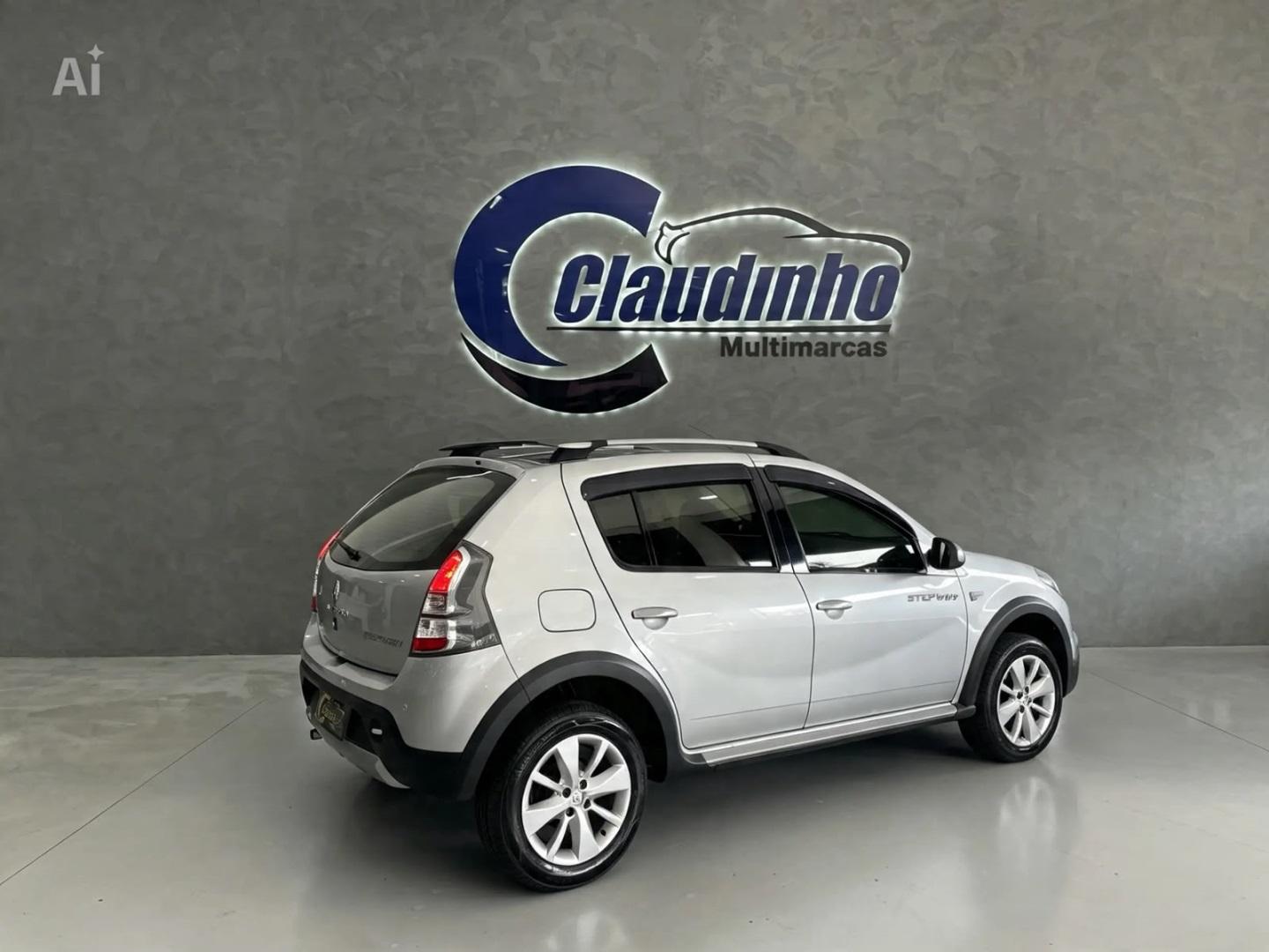 RENAULT Sandero - Foto