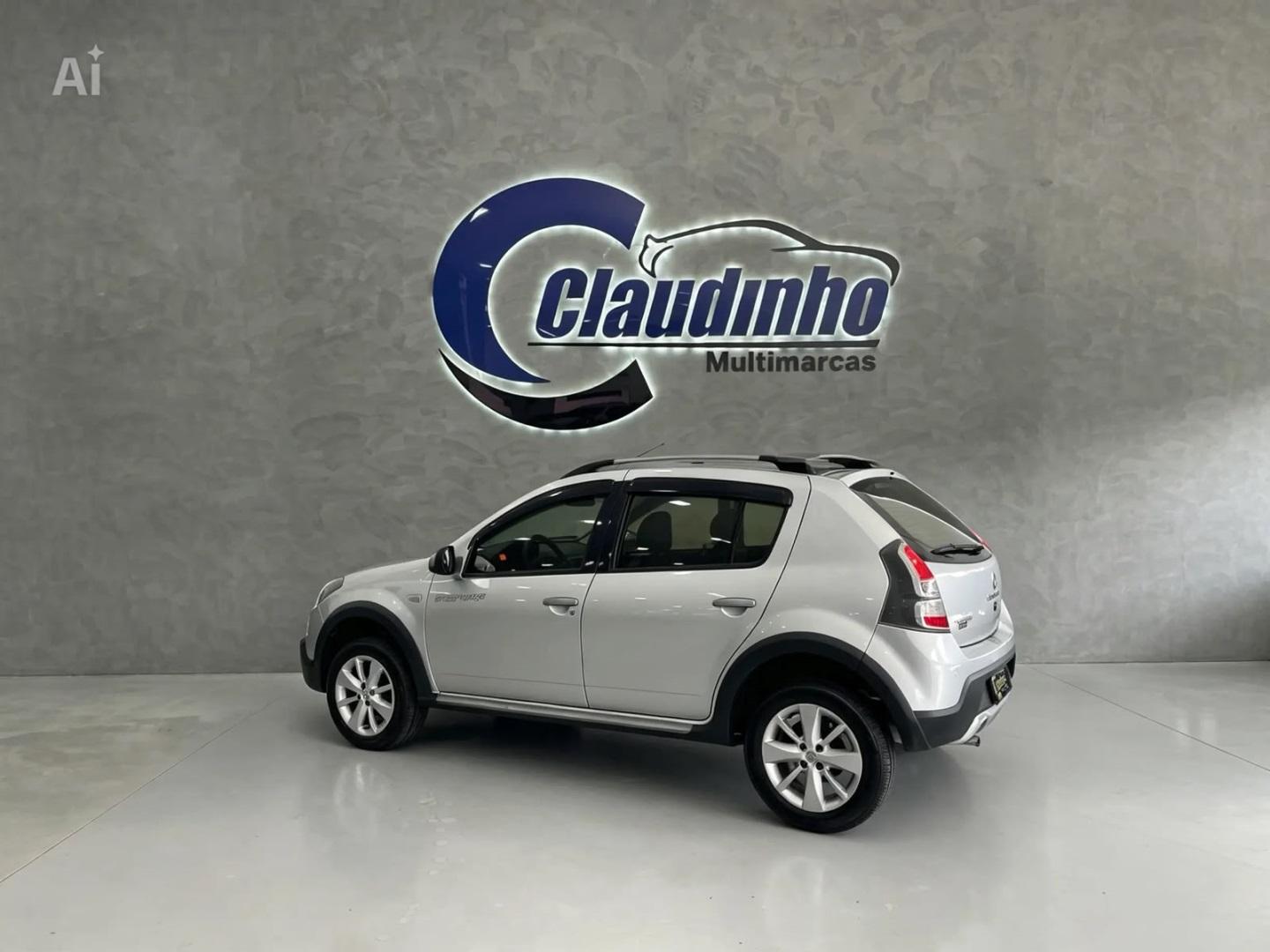 RENAULT Sandero - Foto