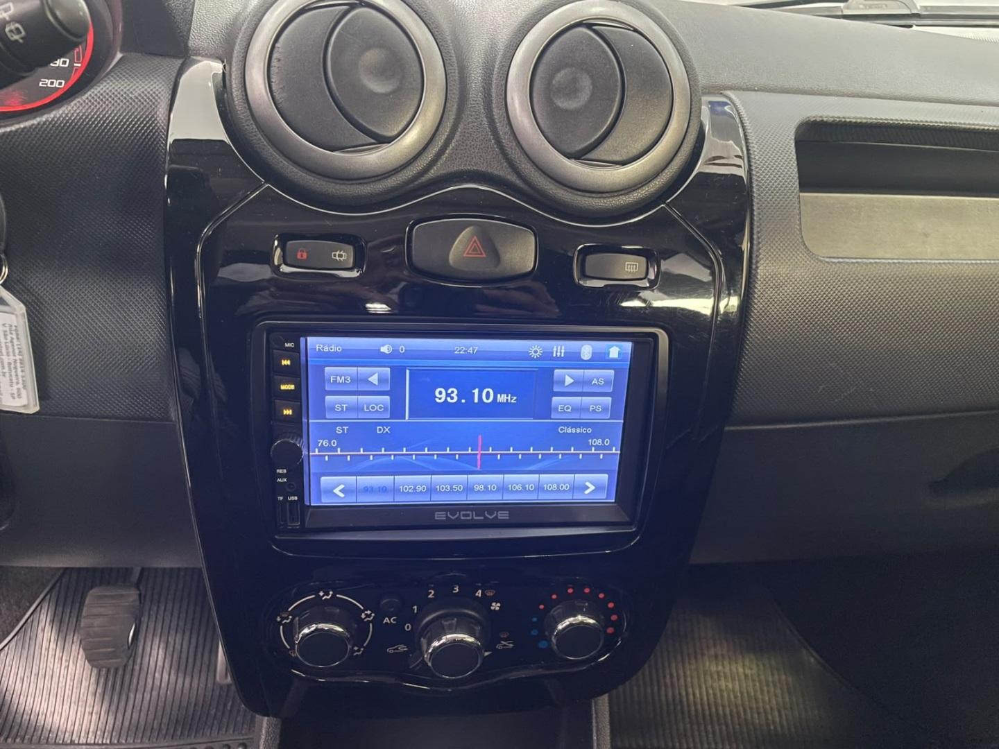 RENAULT Sandero - Foto