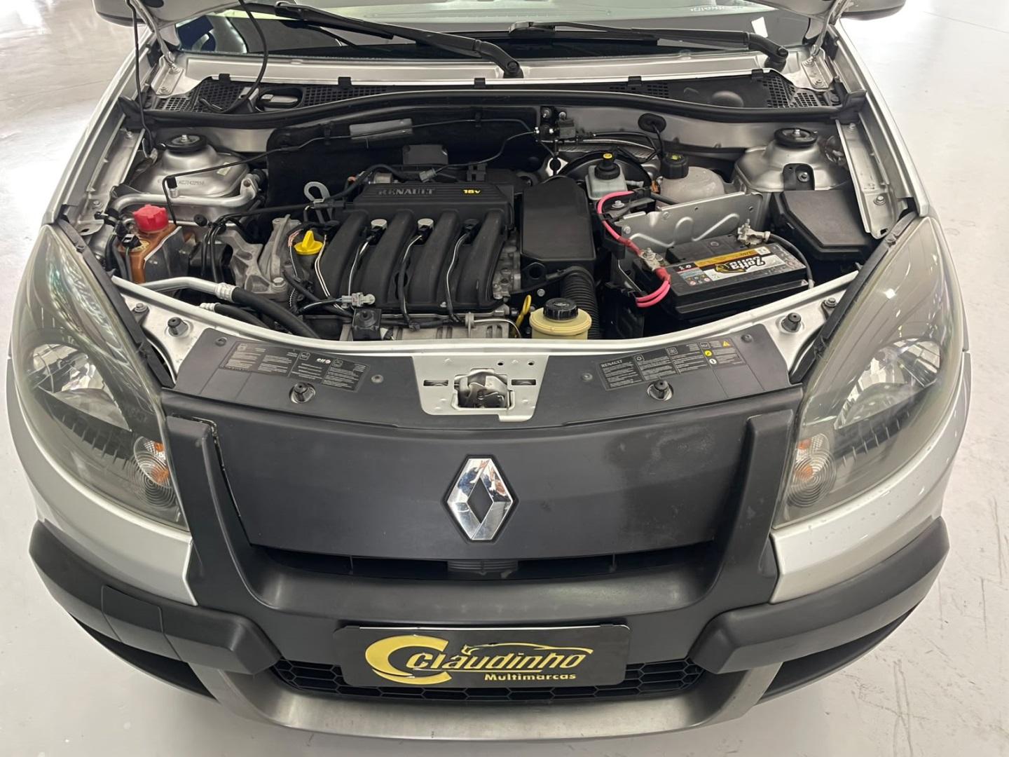 RENAULT Sandero - Foto