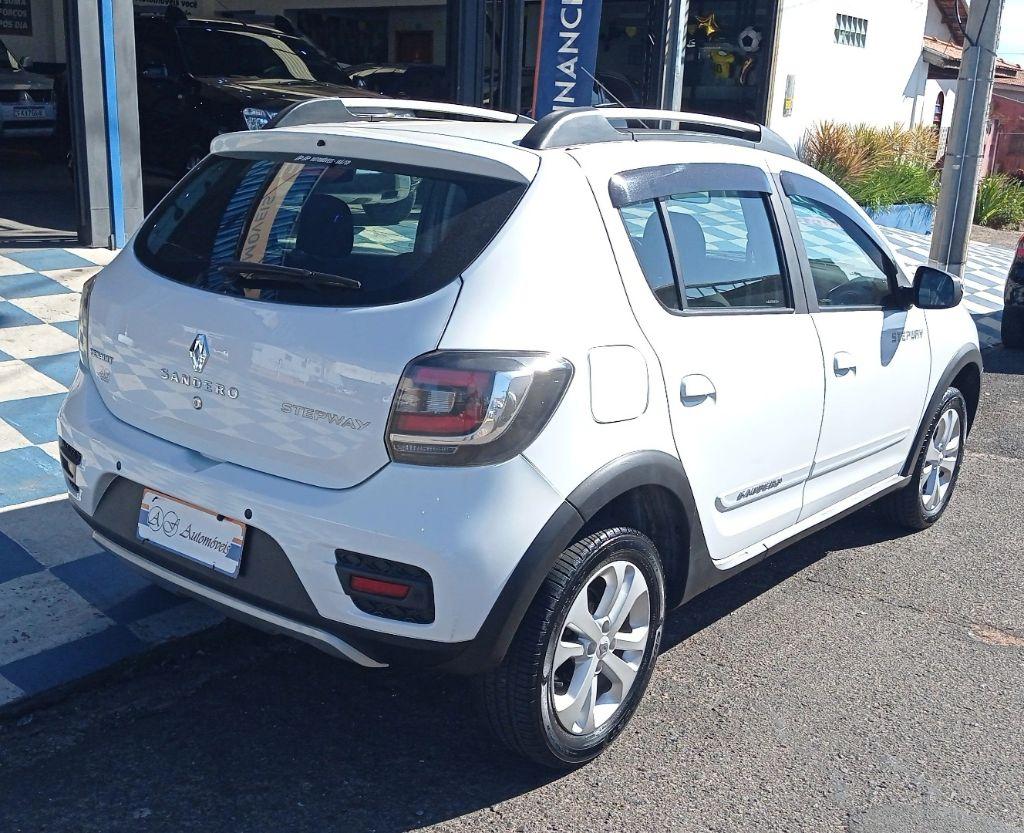 RENAULT Sandero - Foto