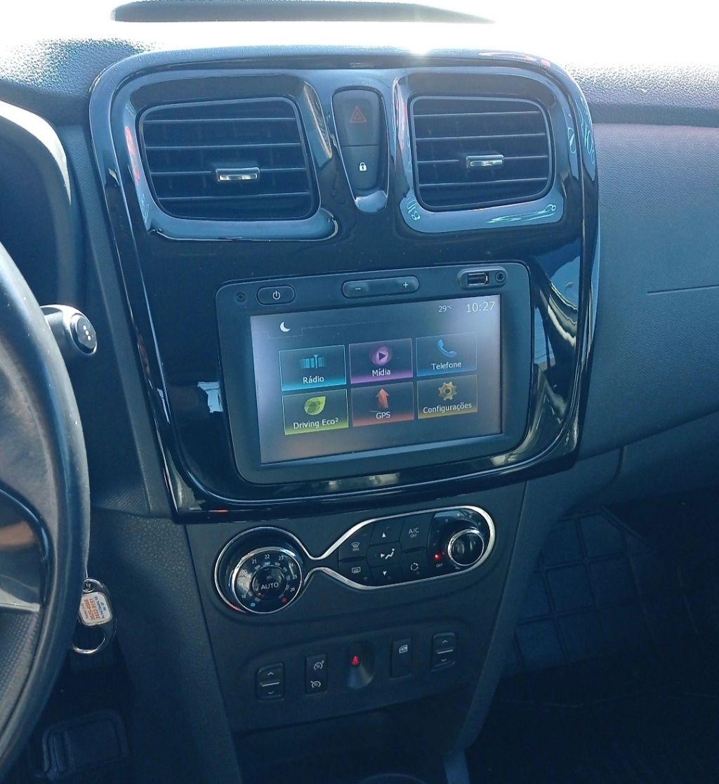 RENAULT Sandero - Foto
