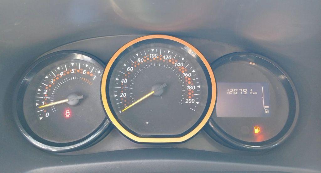RENAULT Sandero - Foto
