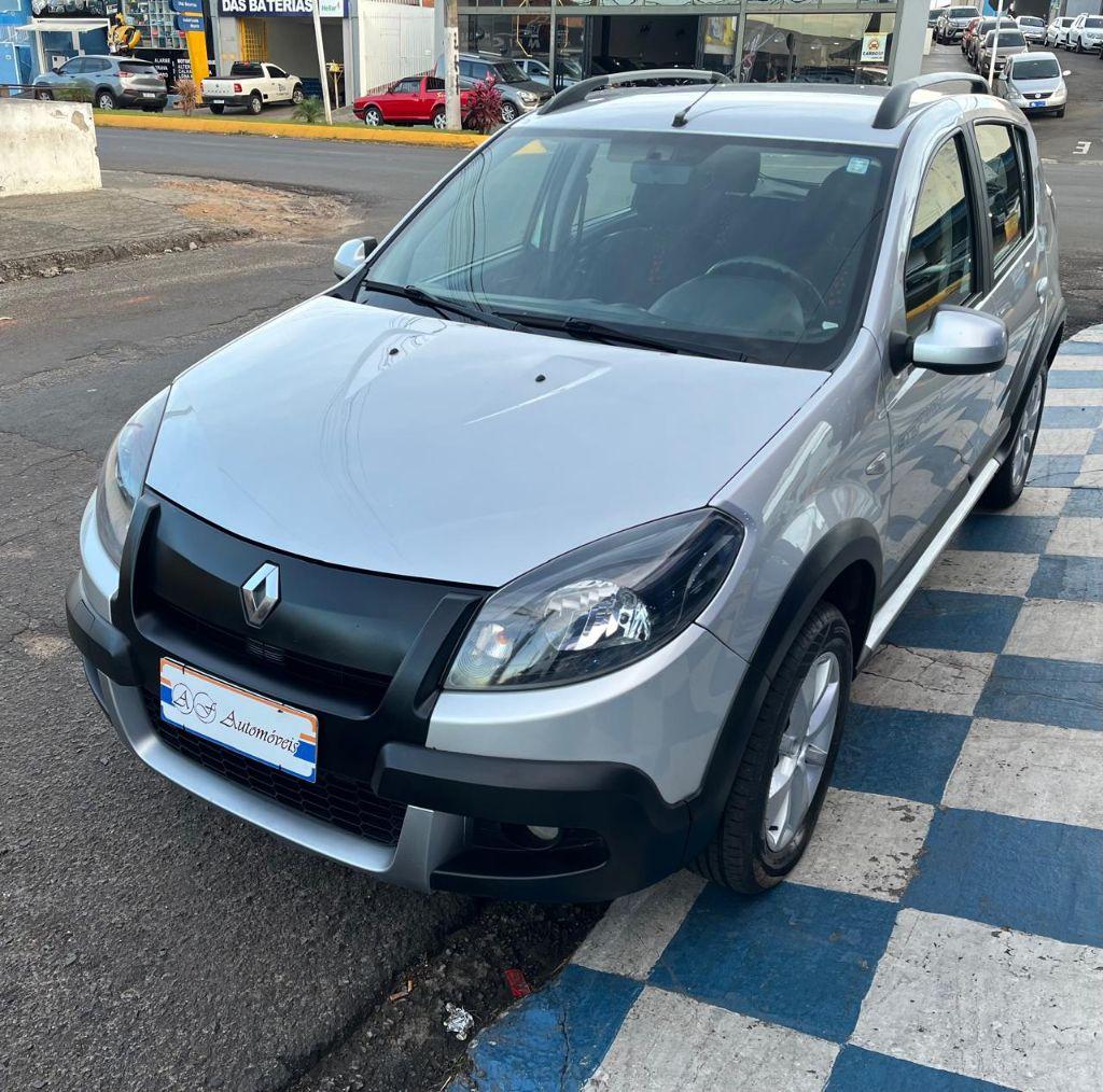 RENAULT Sandero - Foto