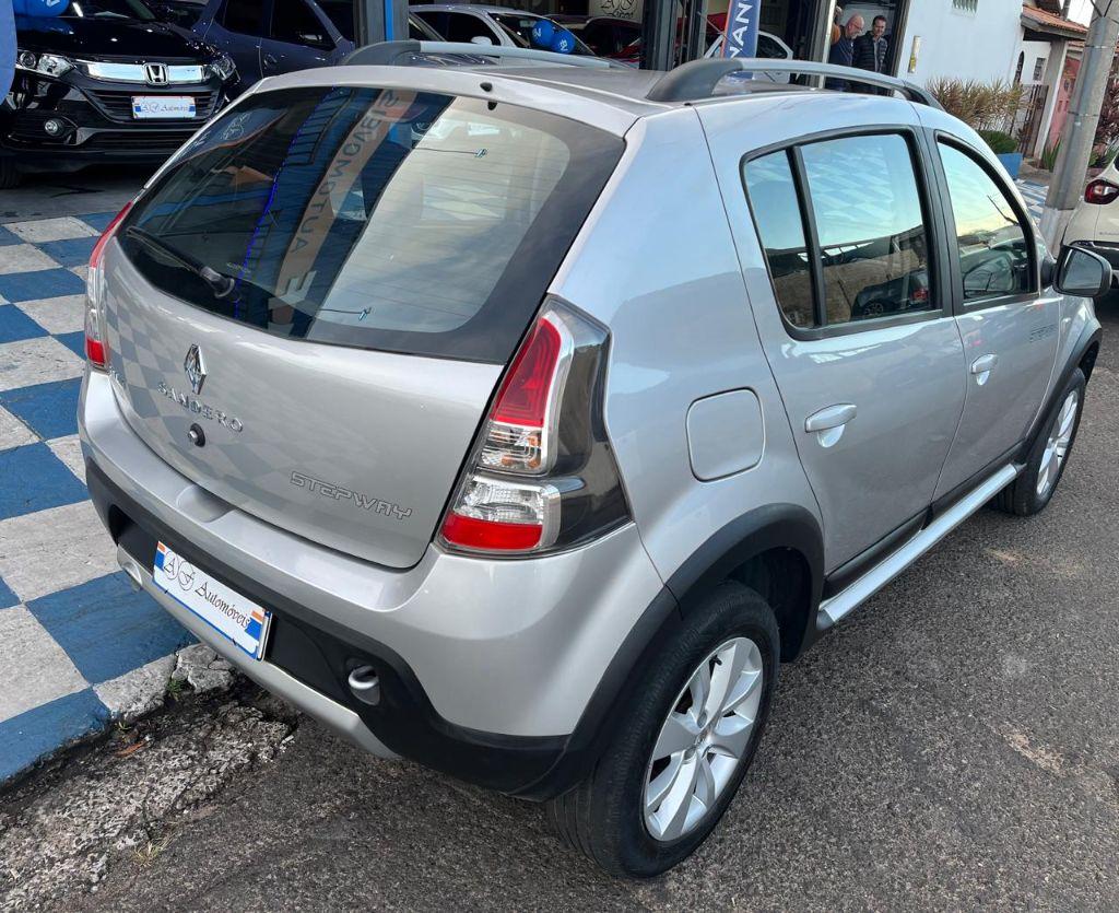 RENAULT Sandero - Foto