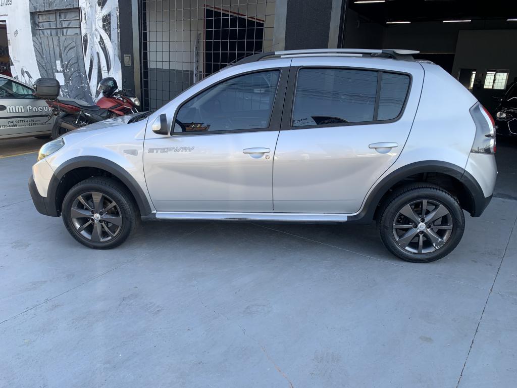 RENAULT Sandero - Foto