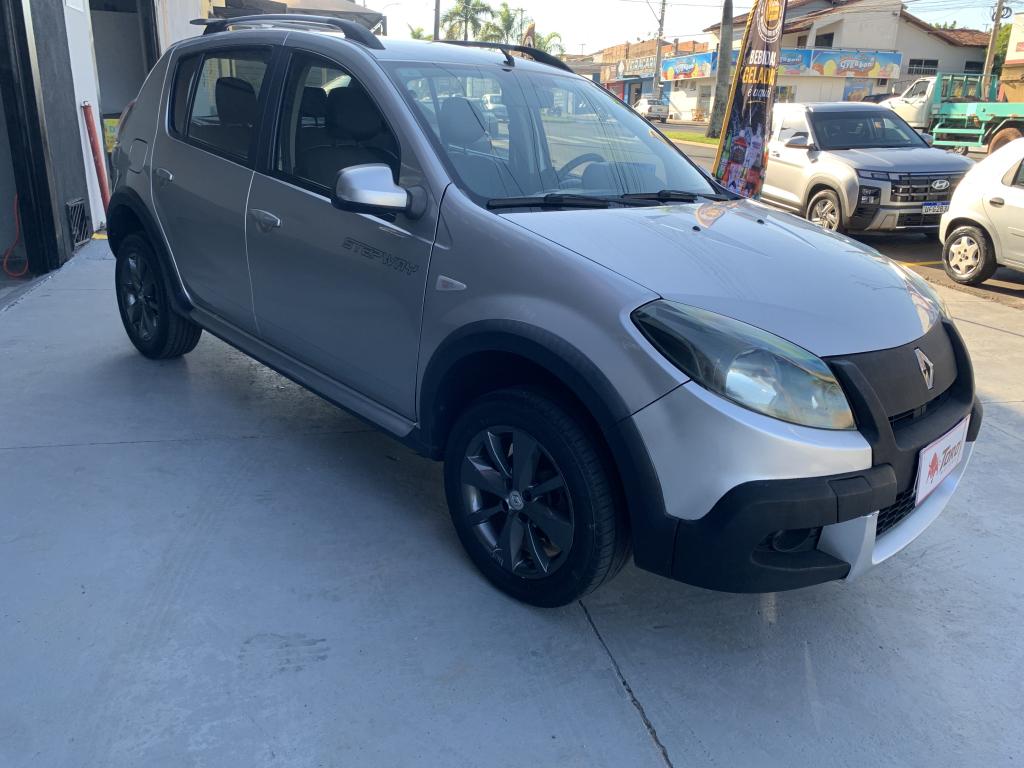 RENAULT Sandero - Foto