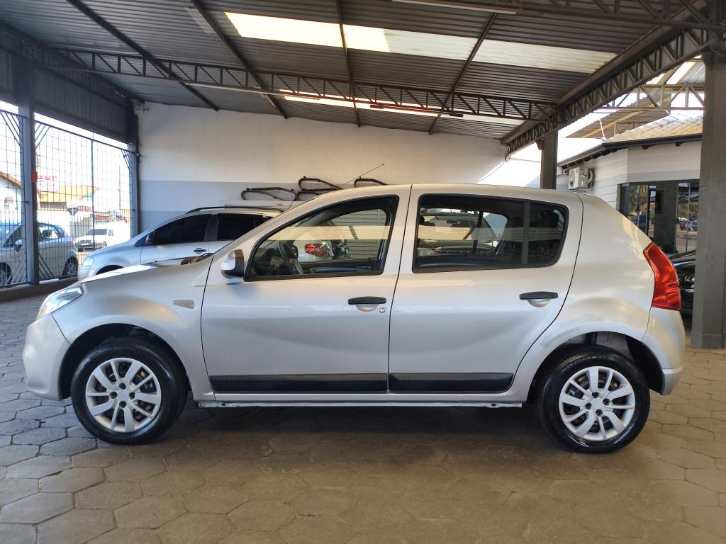 RENAULT Sandero - Foto