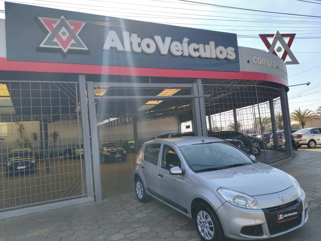 RENAULT Sandero - Foto