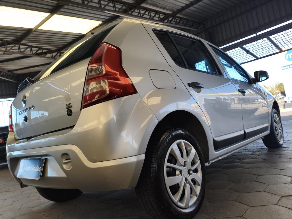 RENAULT Sandero - Foto