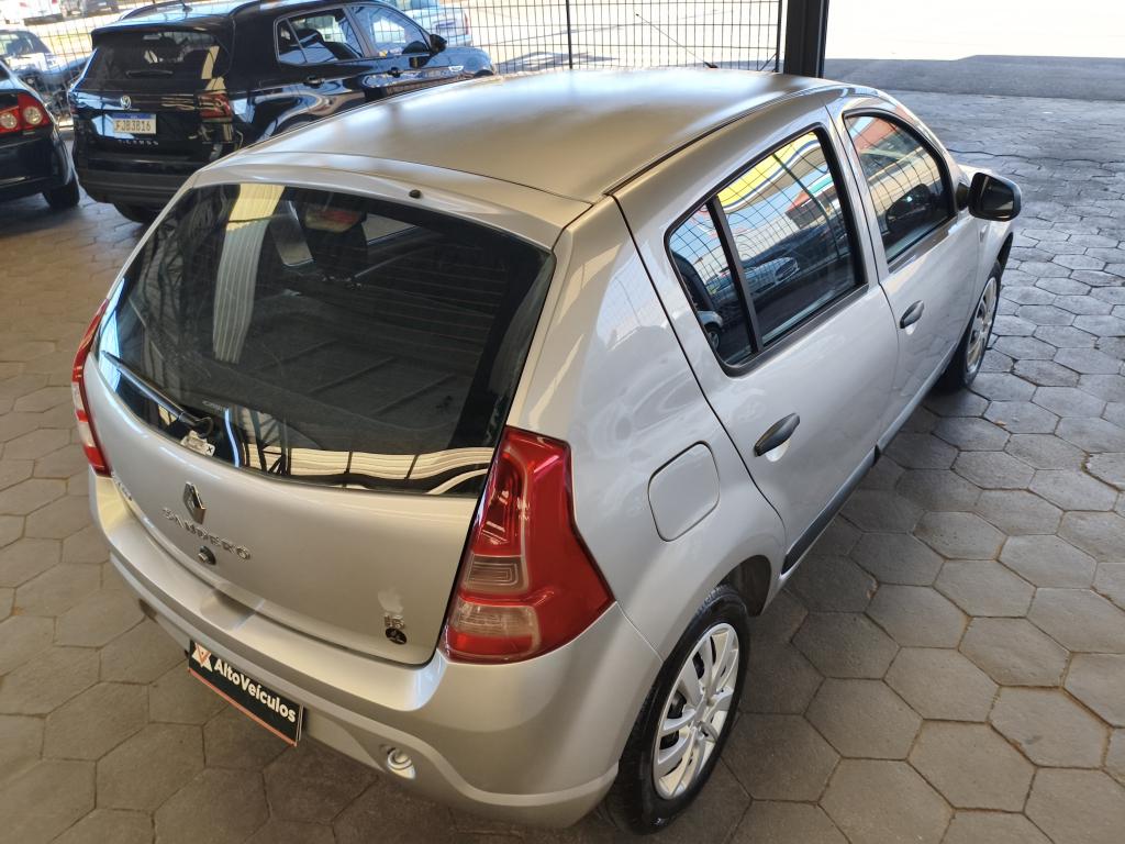 RENAULT Sandero - Foto