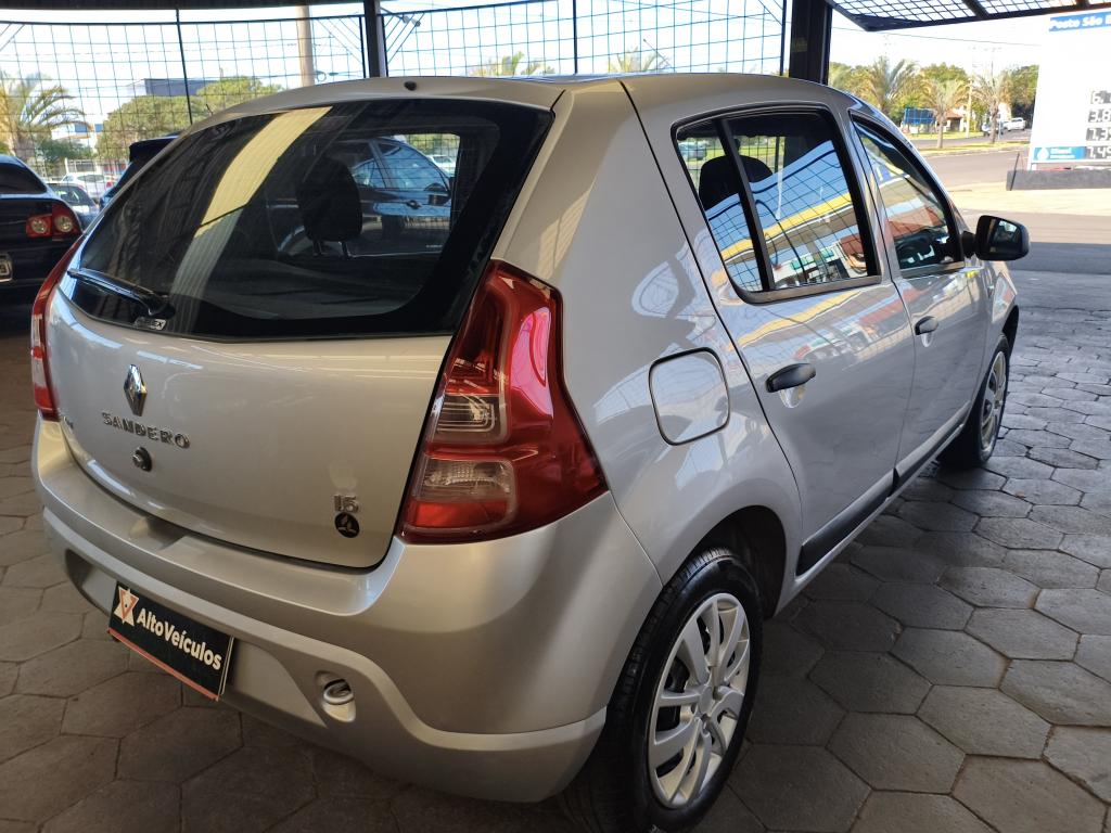 RENAULT Sandero - Foto