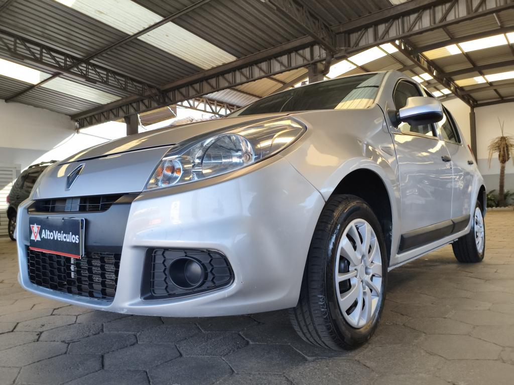 RENAULT Sandero - Foto