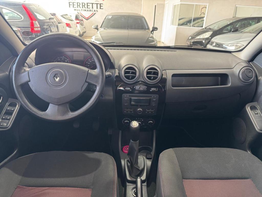 RENAULT Sandero - Foto