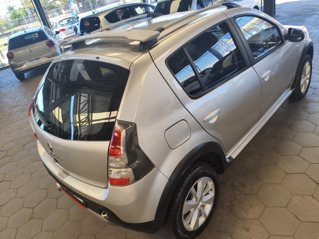 RENAULT Sandero - Foto