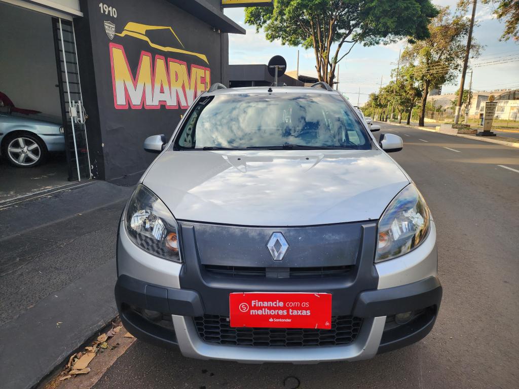 RENAULT Sandero - Foto