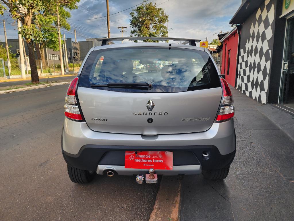 RENAULT Sandero - Foto