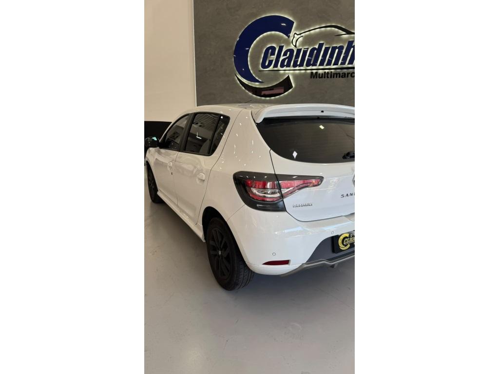 RENAULT Sandero - Foto
