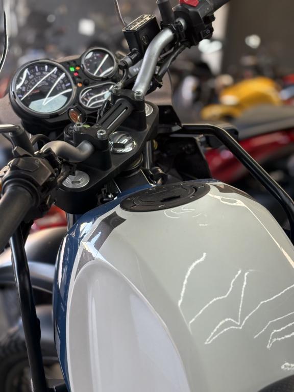 ROYAL ENFIELD Hymalayan 400 - Foto