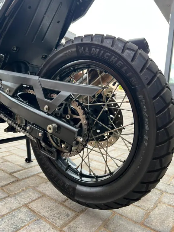 ROYAL ENFIELD Hymalayan 400 - Foto