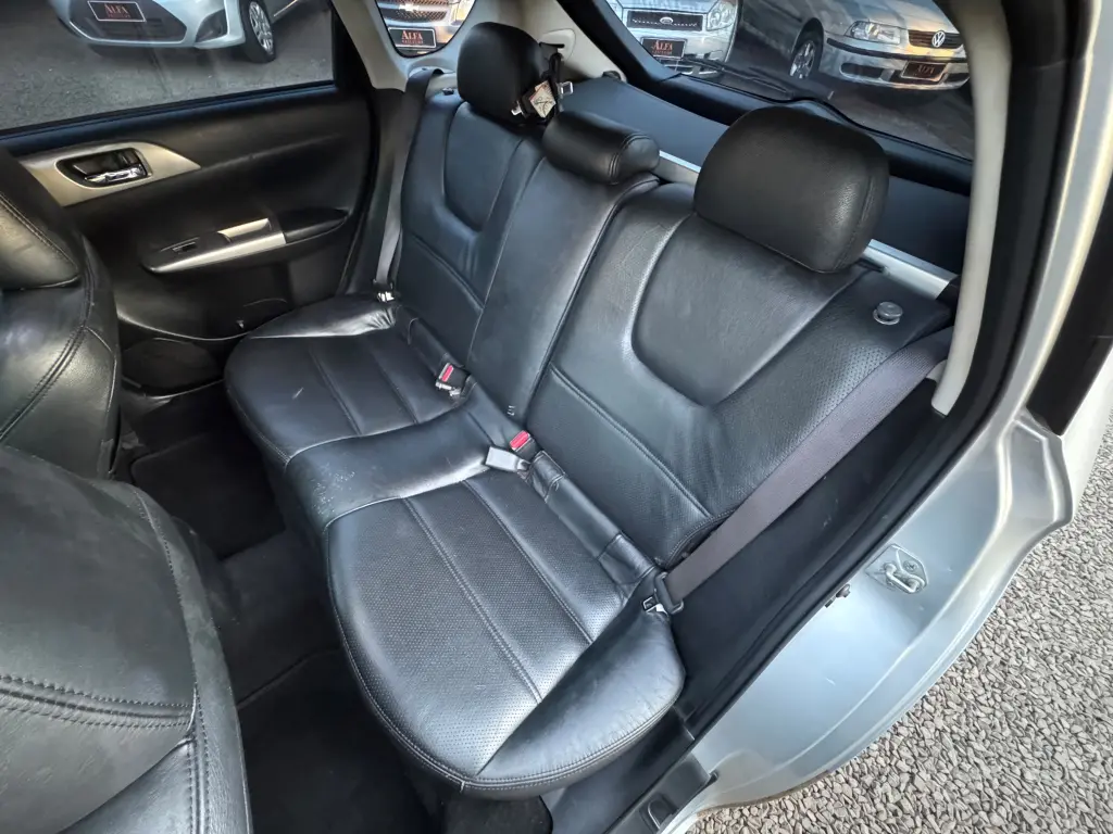 SUBARU Impreza Hatch - Foto