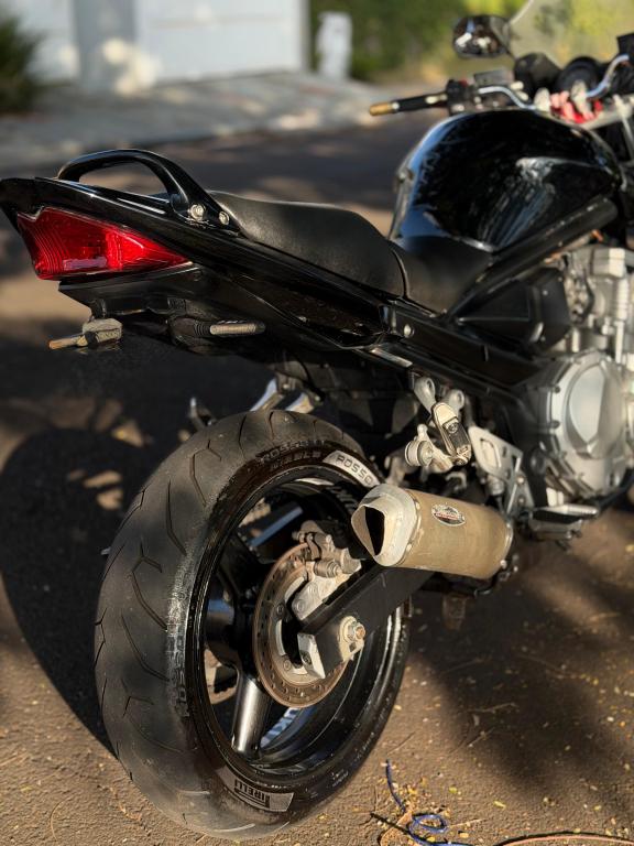 SUZUKI Bandit 650 - Foto