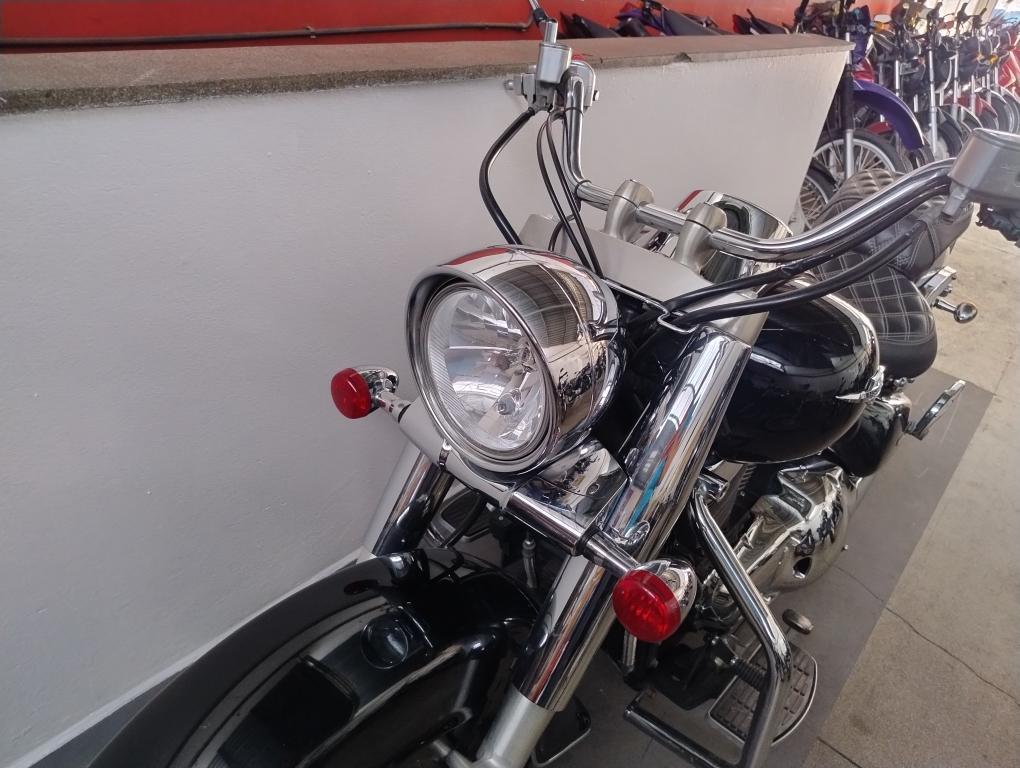 SUZUKI Boulevard C 1500 - Foto