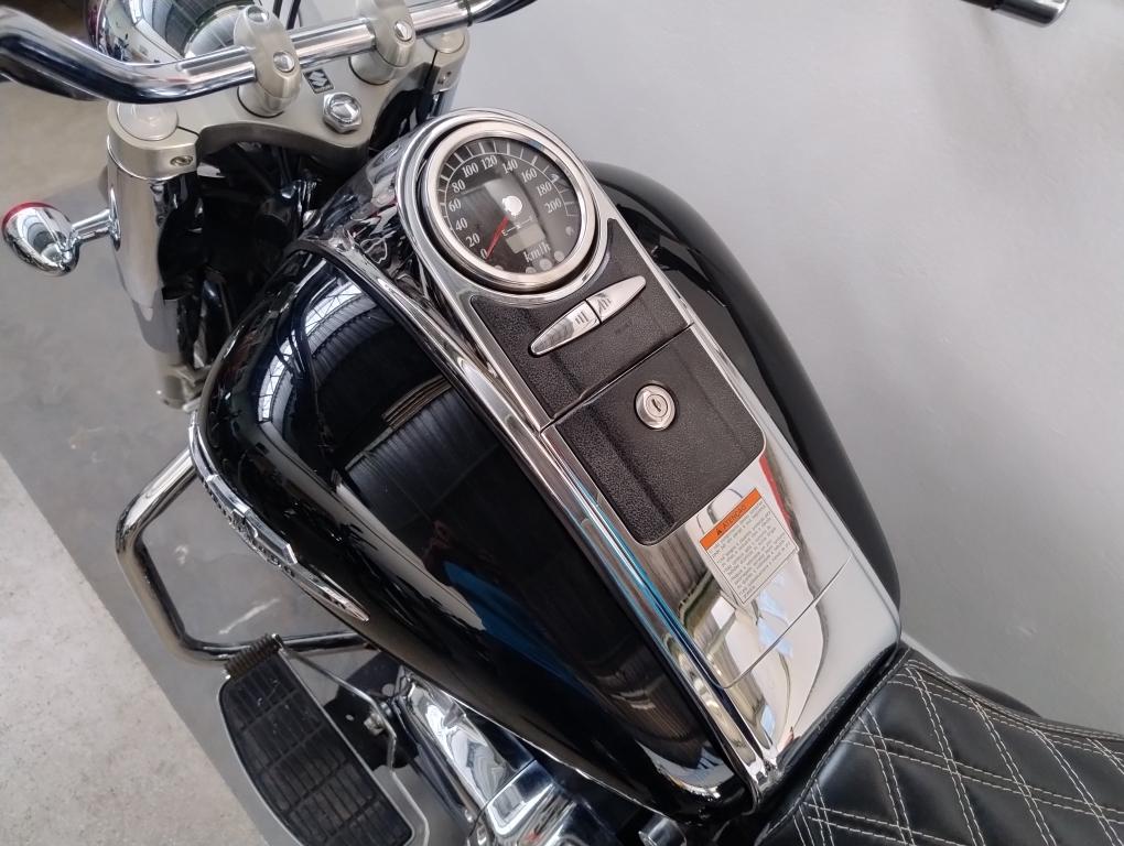 SUZUKI Boulevard C 1500 - Foto
