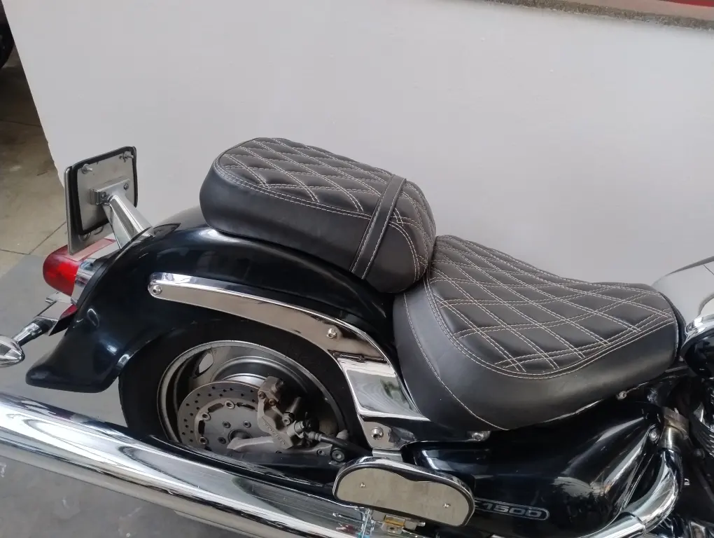 SUZUKI Boulevard C 1500 - Foto