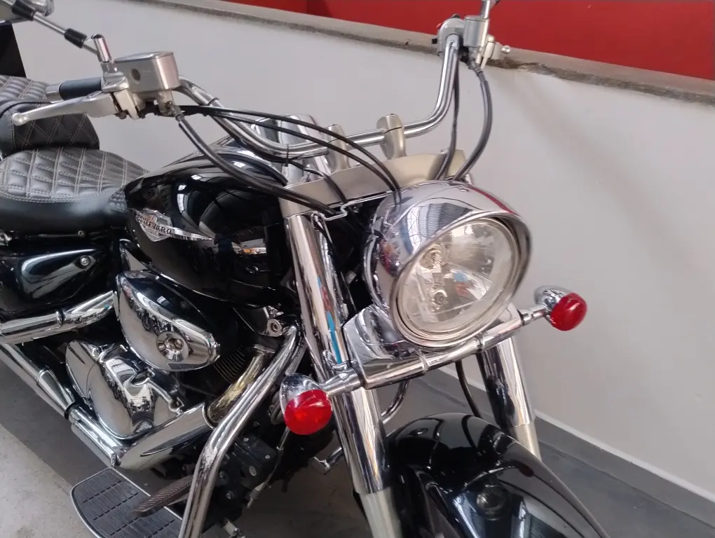 SUZUKI Boulevard C 1500 - Foto