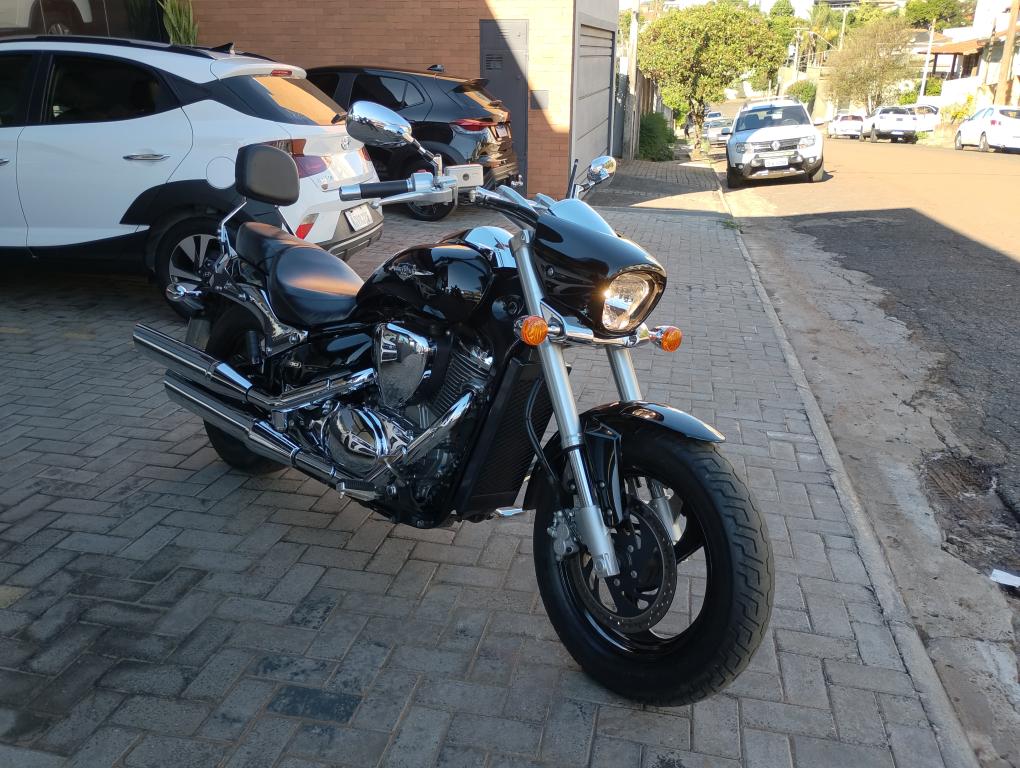 SUZUKI Boulevard M 800