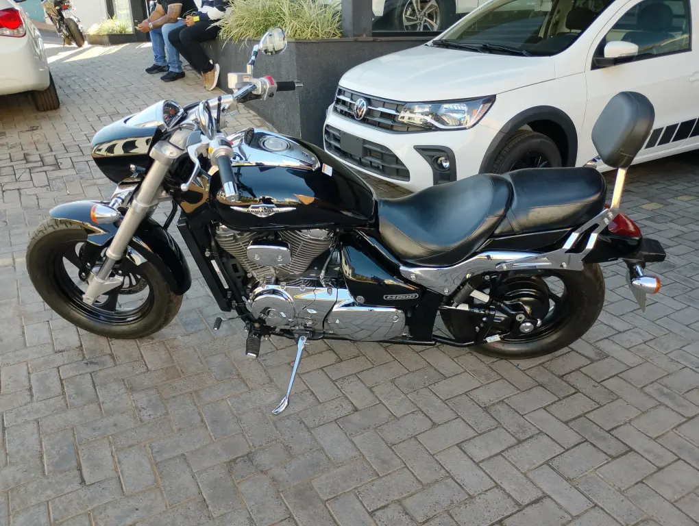 SUZUKI Boulevard M 800 - Foto