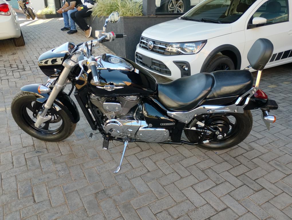 SUZUKI Boulevard M 800 - Foto
