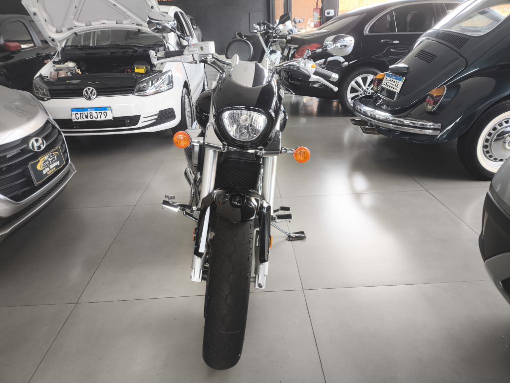 SUZUKI Boulevard M 800