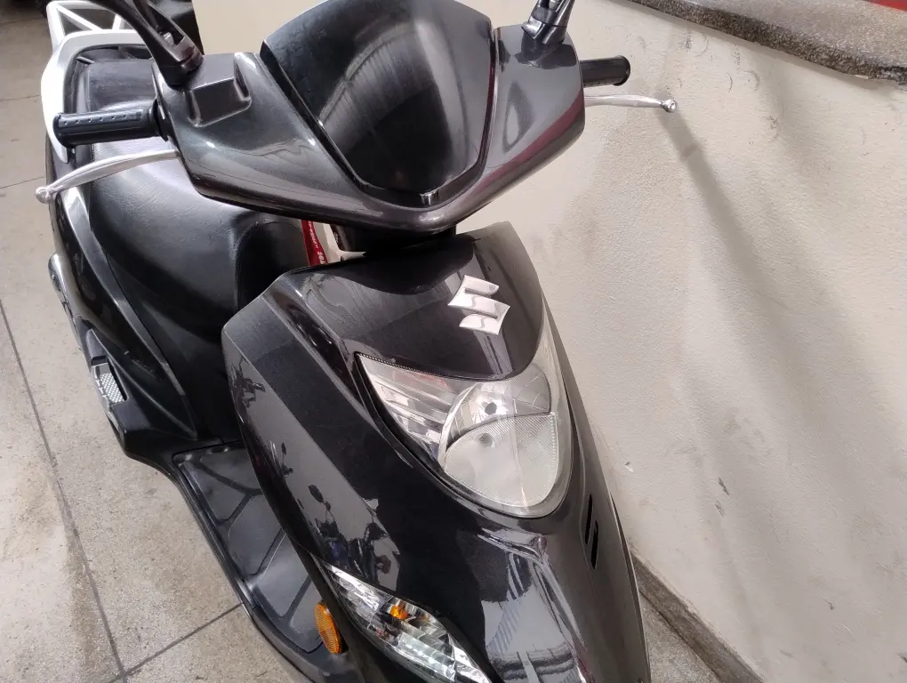 SUZUKI Burgman 125 - Foto